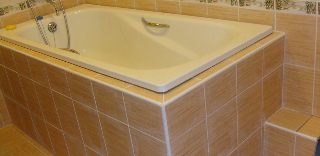 Как положить плитку вокруг ванны