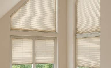 Шторы плиссе для нестандартных окон: когда обычные решения не подходят